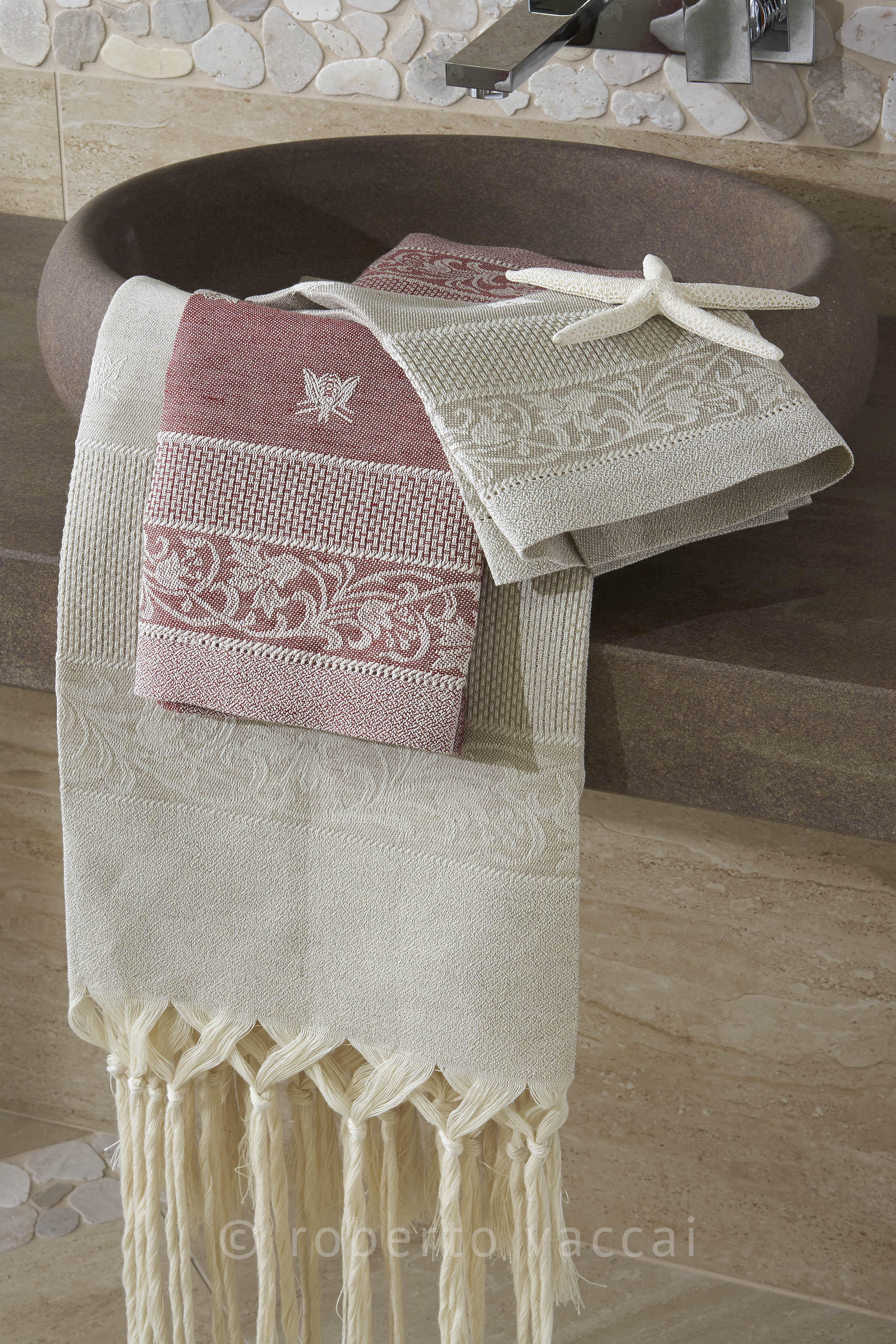 PAIR OF TOWELS BEES PURE LINEN