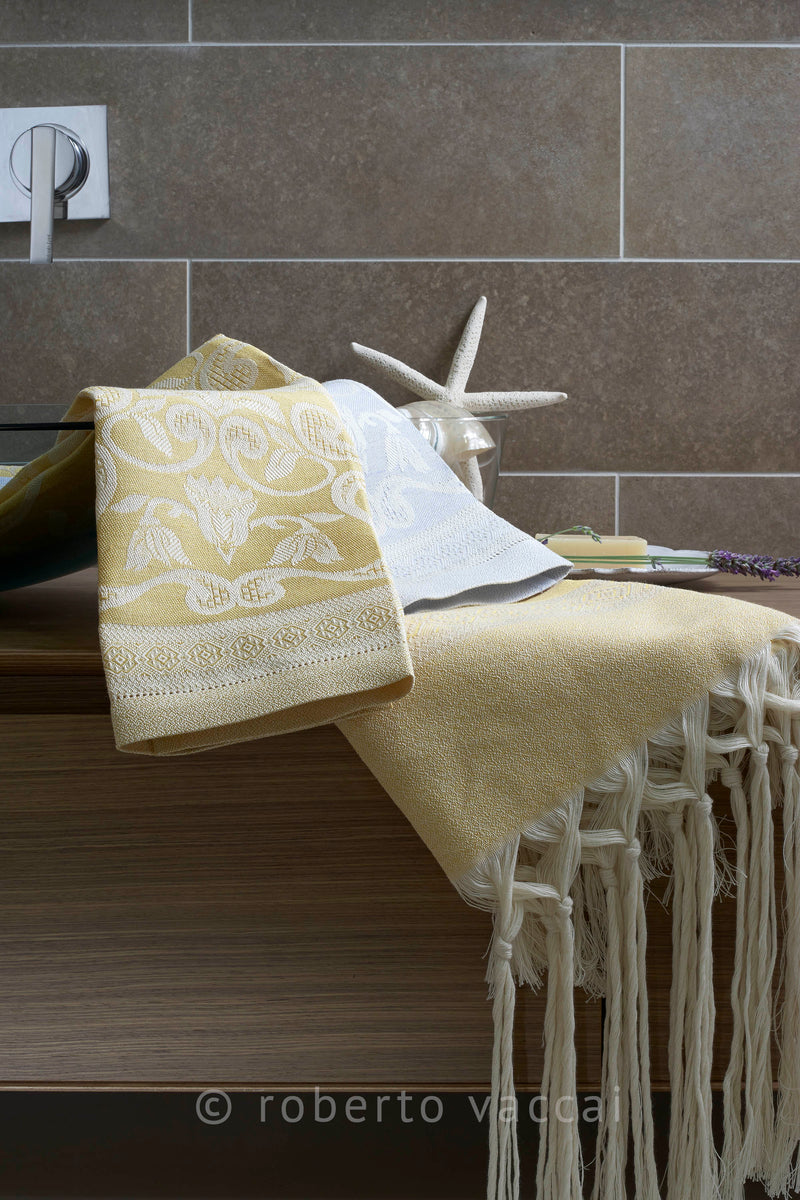PAIR OF PURE LINEN DAMASK TOWELS