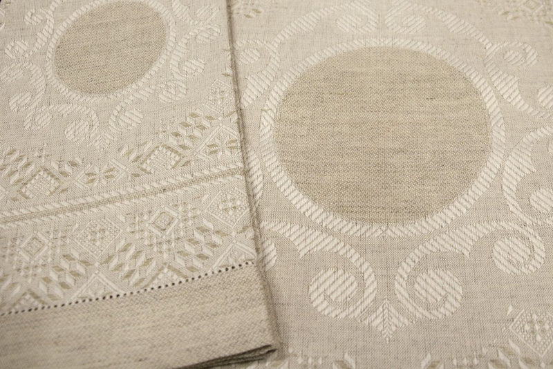 PAIR OF LINEN MIXED MEDALLION TOWELS